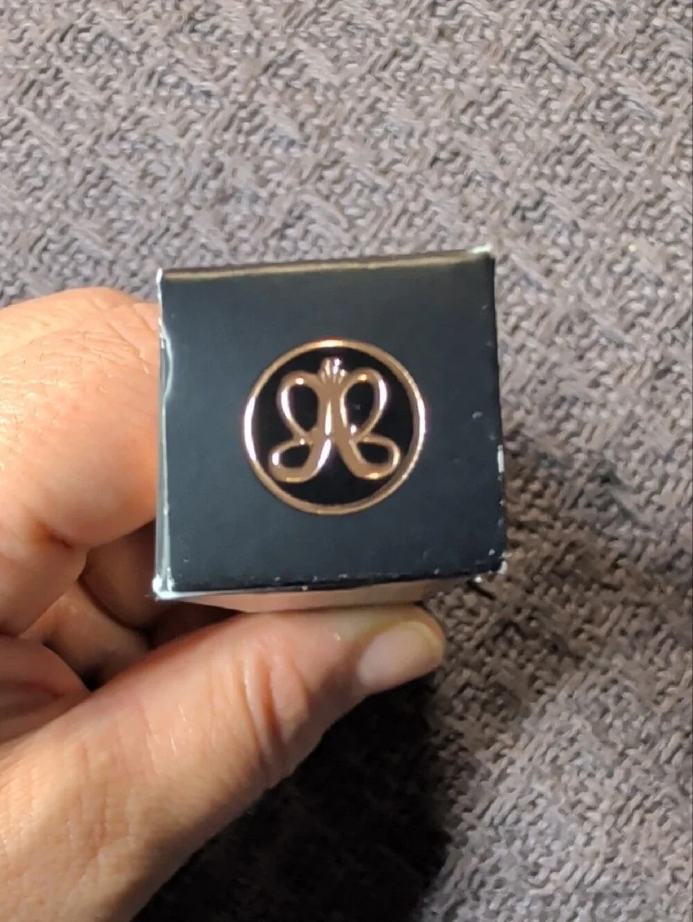 Anastasia Beverly Hills Magic Touch Concealer In Shade 9